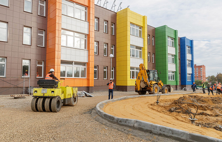 Алексей Дюмин проверил ход строительства центра одаренных детей «Созвездие» в Новомосковске