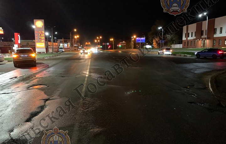 «Повернул через сплошную»: в Новомосковске столкнулись Skoda Kodiaq и мотоцикл