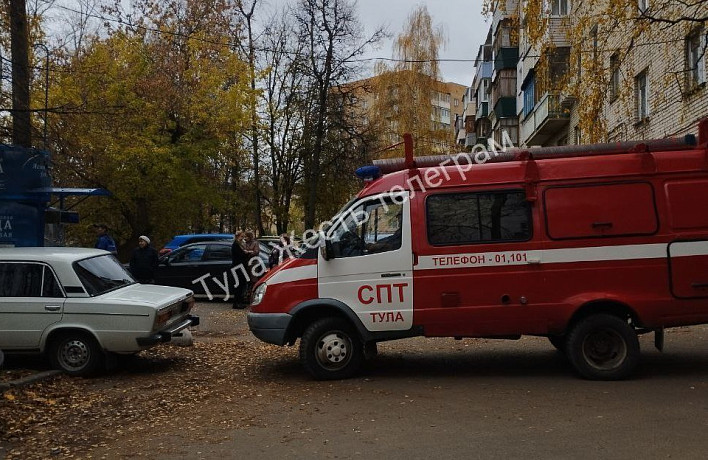 В Туле на улице Фрунзе заметили множество пожарных машин