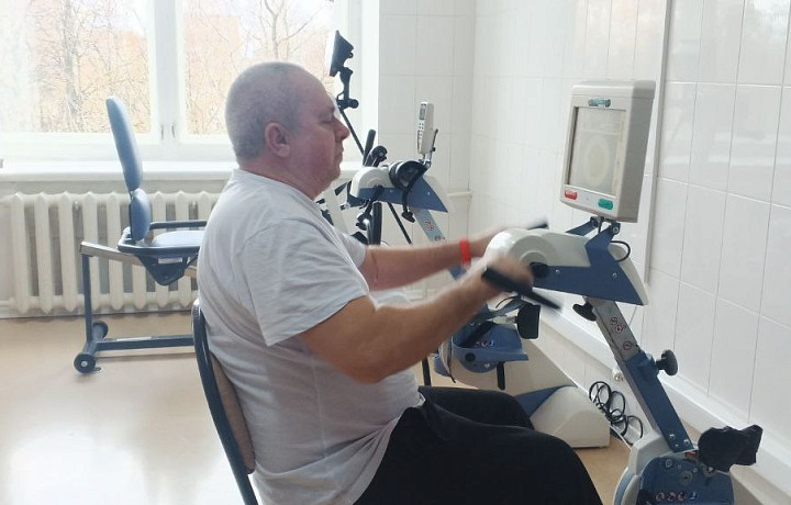 «Сначала просто онемела щека, потом пальцы стали как будто чужие»: через что проходят люди, пережившие инсульт, и как избежать страшной участи