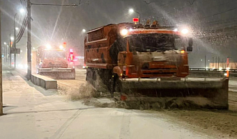 В Туле 26 декабря усилили уборку снега и обработку дорог противогололедными материалами