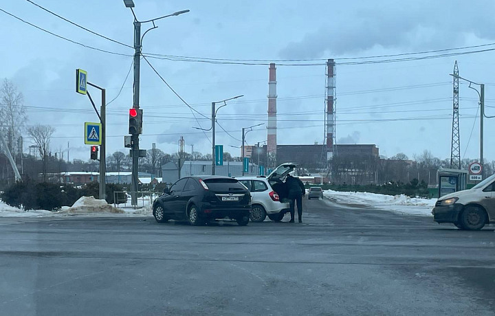 В поселке Первомайский Тульской области произошло ДТП