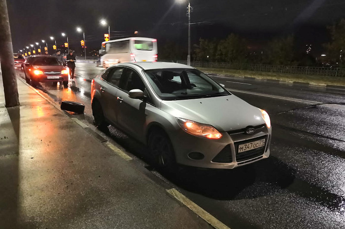 «Пробиты шины и покрышки, погнуты диски»: пострадавшие из-за ямы на Павшинском мосту в Туле автомобилисты рассказали подробности