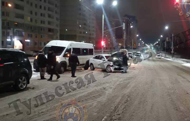 В ДТП на улице Хворостухина в Туле пострадал маленький ребенок