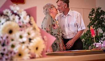 В Тульской области более 140 пар подали заявки на чествование 50-летия брака