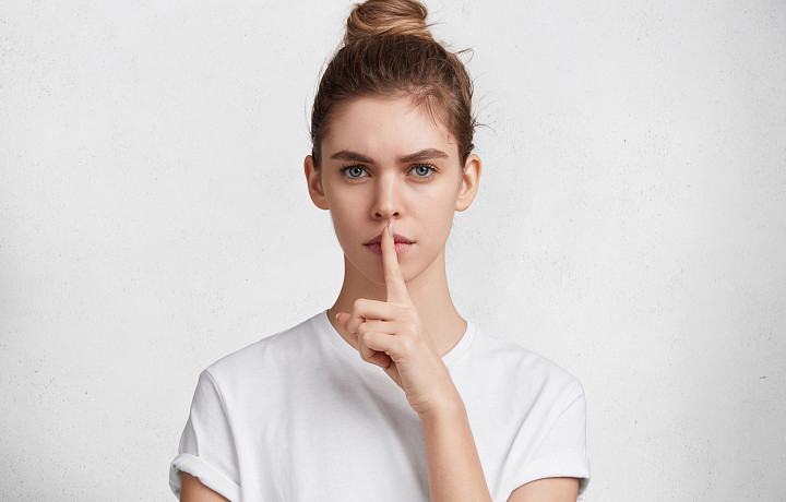 «Не золото, а зло для психики»: психолог рассказала, почему нельзя наказывать молчанием 