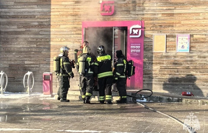 Тульские спасатели оперативно потушили пожар в магазине косметики