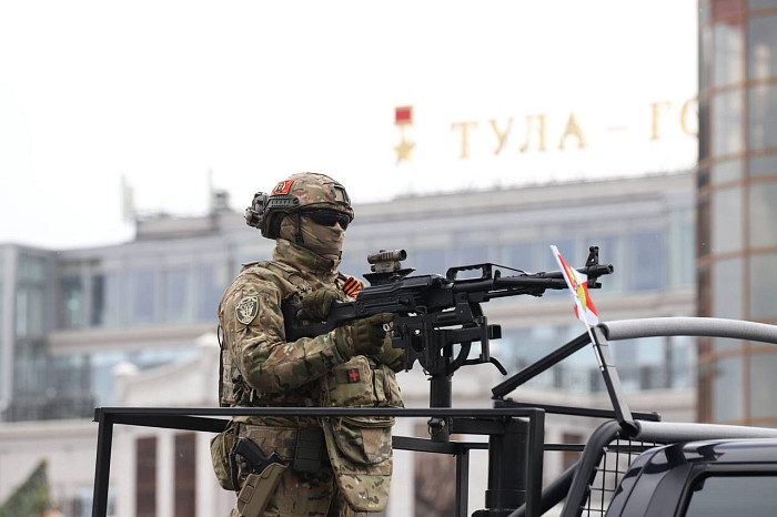 На площади Ленина в Туле прошел Парад Победы: фоторепортаж