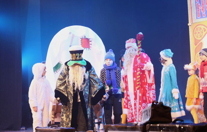 В Туле стартовали муниципальные елки