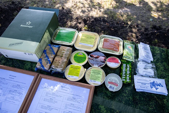 Алексей Дюмин поздравил тульских десантников с Днем ВДВ