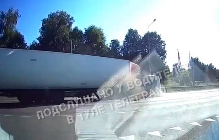 Опубликовано видео смертельного ДТП в Ефремовском районе Тульской области