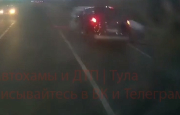 Момент аварии во время погони под Тулой на трассе М-2 попал на видео