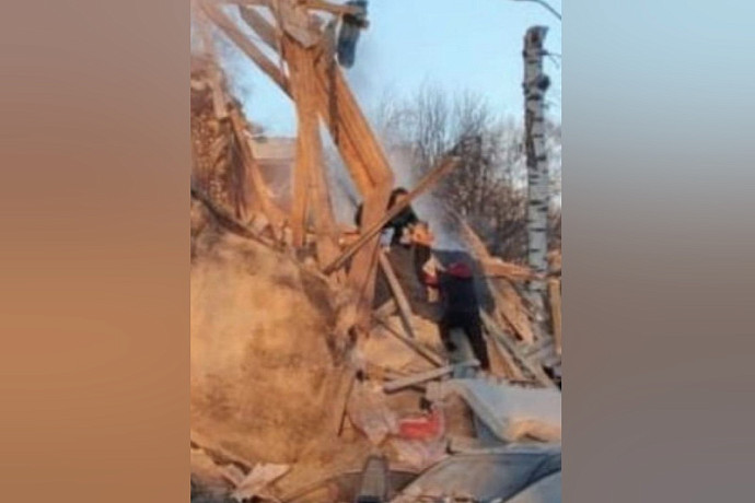 Из-под завалов обрушившегося дома в Тульской области спасли ребенка