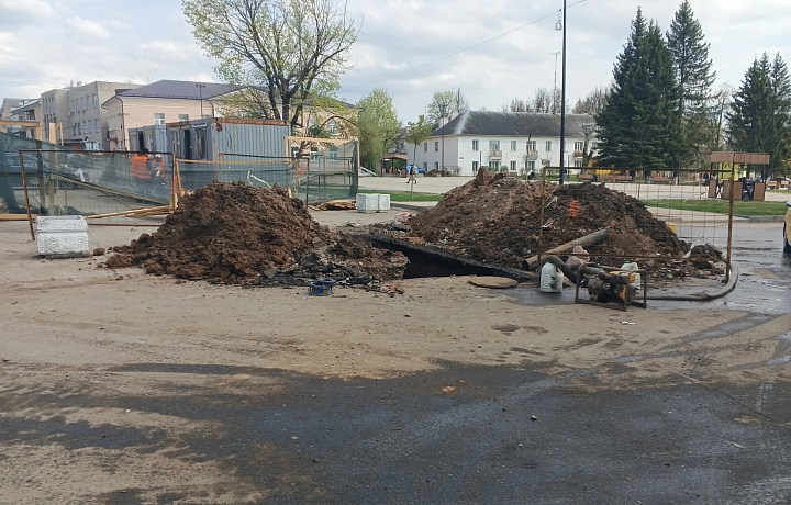 В Ясногорске жители нескольких домов третьи сутки живут без воды из-за коммунальной аварии