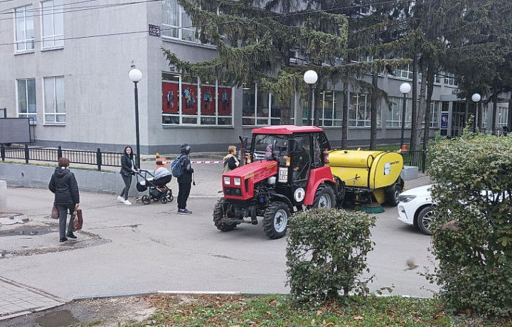 80 единиц техники вышло на уборку Тулы 26 сентября