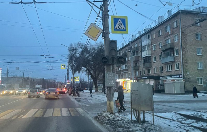 На проспекте Ленина в Туле сломался светофор