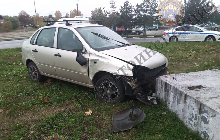 На улице Вильямса в Туле «ВАЗ 2107» столкнулся с Lada Kalina