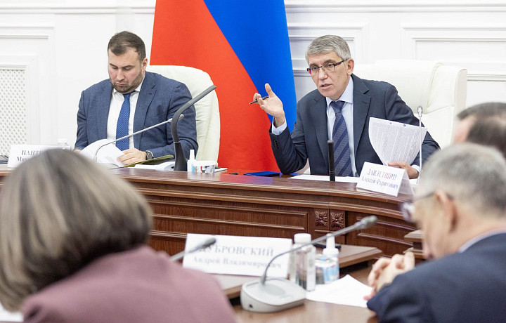 «Чернь вообще спит»: Миляев сделал жесткое замечание чиновникам, отвлекавшимся на оперативке