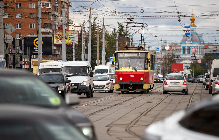 В Туле на проспекте Ленина трамвай сошел с рельсов
