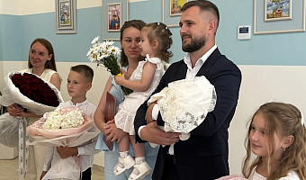 В Тульском перинатальном центре прошла торжественная выписка ко Дню семьи