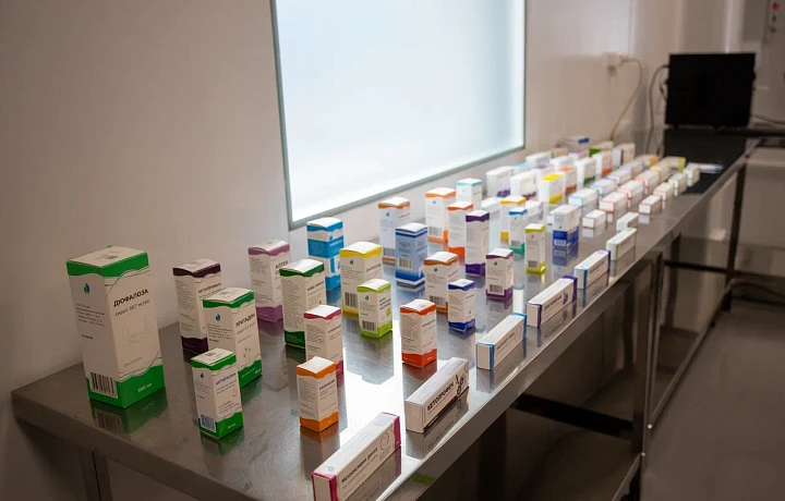 Инфекционист Стребкова высказалась на тему одновременного приема антибиотиков и противовирусных препаратов