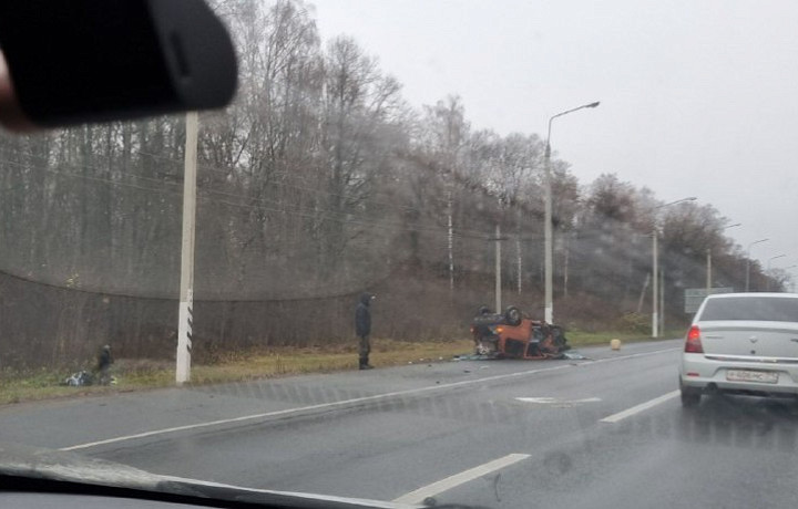 В Щекинском районе перевернулась «Ока»: водителя госпитализировали