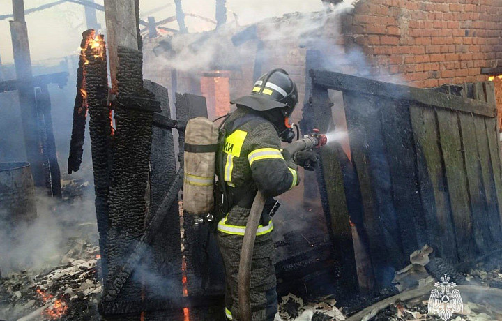 Четыре пожара потушили тульские спасатели 2 мая