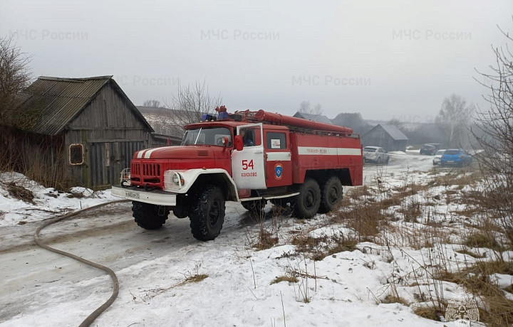В Киреевском районе загорелся жилой дом