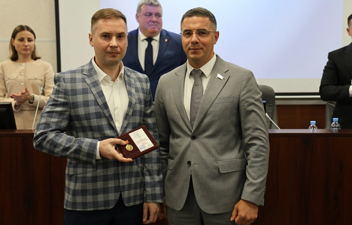 Алексей Эрк вручил награды отличившимся тулякам