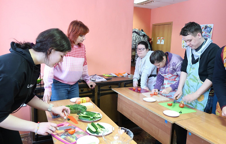 В Туле провели три кулинарных мастер-класса для людей с инвалидностью