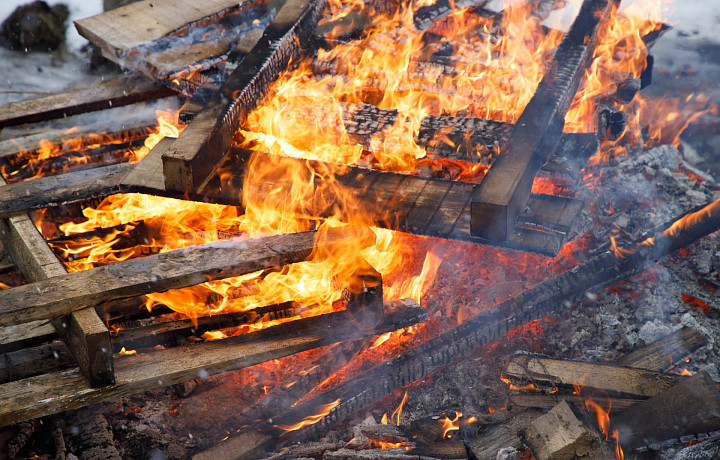В Тульской области сгорела баня