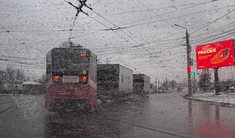 На улице Пролетарской в Туле столкнулись несколько грузовиков и трамвай