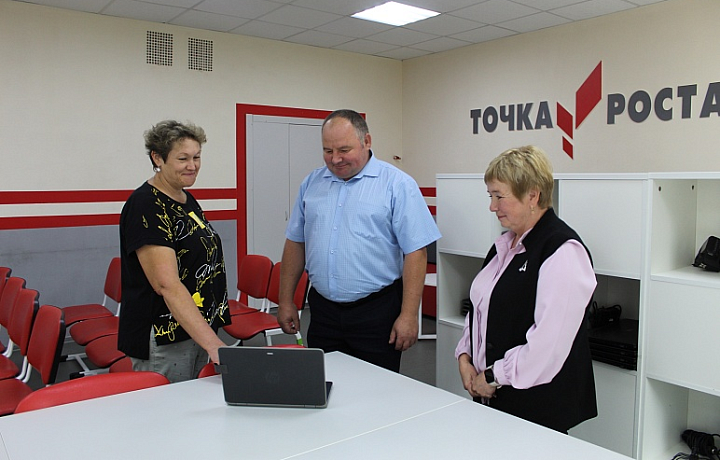 В 2026 году в школы Тульской области трудоустроят 11 «земских учителей»