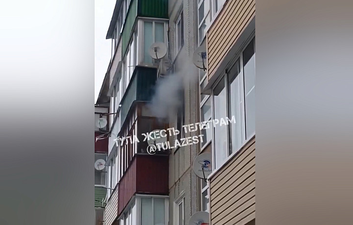 Квартира загорелась в многоэтажке в посёлке Ревякино