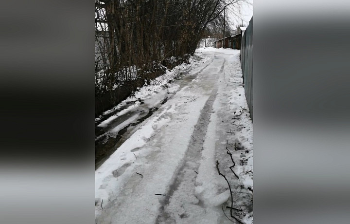 Жители Алексина пожаловались на затопленную улицу Слободку из-за сброса воды с ТЭЦ