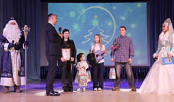 Губернатор Миляев исполнил новогоднее желание 11-летней Лены из Киреевского района