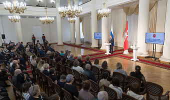 Губернатор Тульской области вручил награды семьям погибших участников СВО и военнослужащим