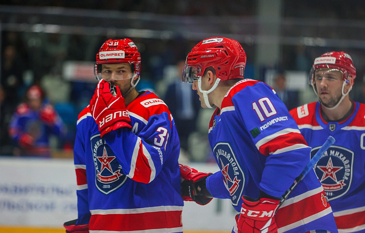 Тульский АКМ уступил лидеру ВХЛ «Бурану»