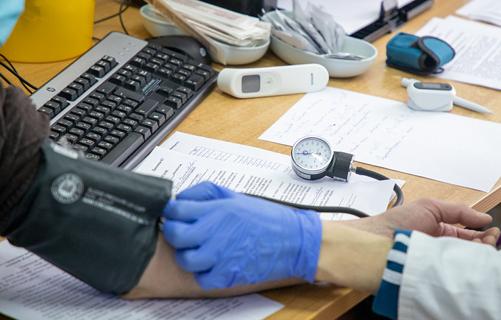 Врач-валеолог Синицина назвала семь неочевидных признаков дефицита витаминов