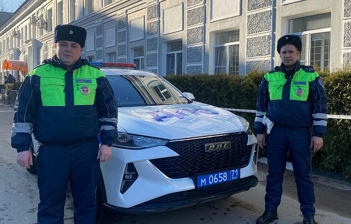 В Новомосковске сотрудники Госавтоинспекции задержали юношу, который в нетрезвом виде и без водительских прав управлял угнанным авто