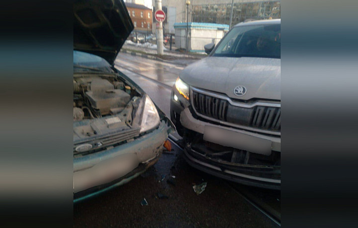 ﻿ДТП на пересечении улиц Энгельса и Пушкинской в Туле спровоцировало задержку трамваев