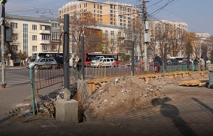 Областное УМВД на проспекте Ленина в Туле обнесут забором