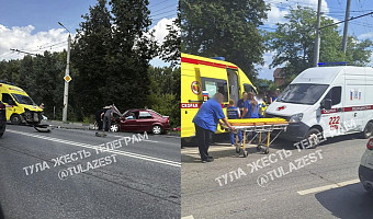 В Туле на улице Октябрьской произошло ДТП со скорой помощью