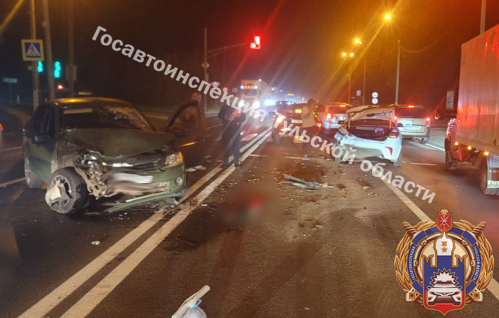 Нетрезвый водитель «ВАЗ» устроил массовое ДТП на трассе М-2 под Тулой