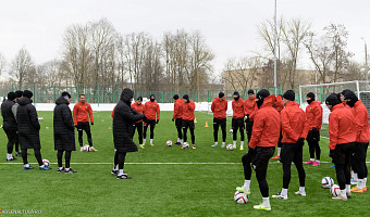 «Понимаем, как влияет Батраков на систему игры и распределение ролей»: «Арсенал» сыграет против «Локомотива» в Кубке – мнения, цифры и факты перед важнейшим матчем