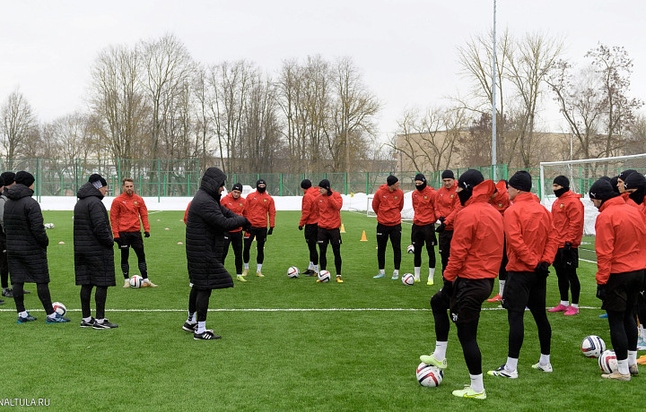 «Понимаем, как влияет Батраков на систему игры и распределение ролей»: «Арсенал» сыграет против «Локомотива» в Кубке – мнения, цифры и факты перед важнейшим матчем