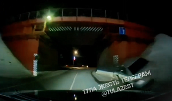 В Туле легковушка протаранила опору ЛЭП