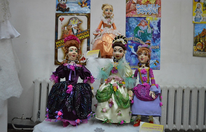 В Выставочном зале Тулы начала работу выставка театральных кукол