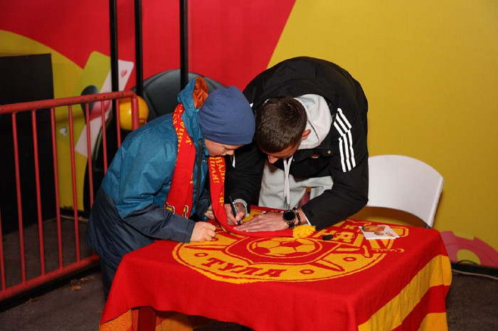 В Туле начался матч «Арсенала» и «Алании» – фото