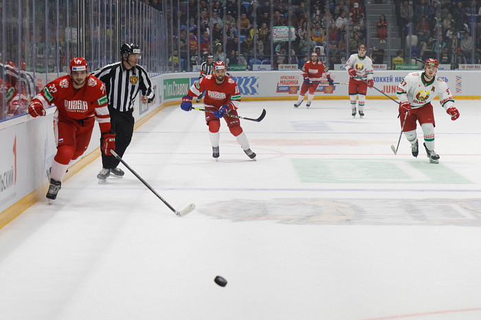 Фоторепортаж: как прошел матч между национальными сборными России и Беларуси